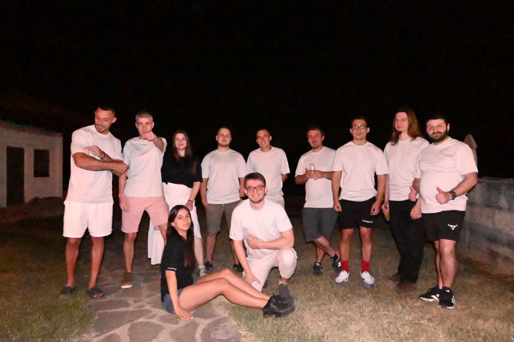 Summer 2025: Pool, Jeeps & The Great T-Shirt Blindness